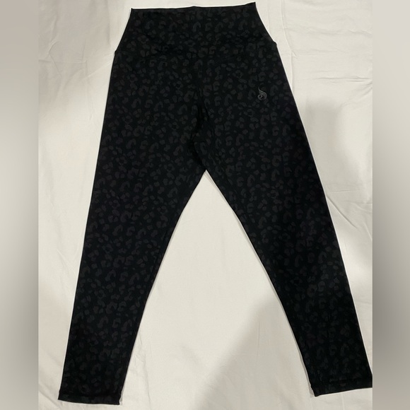 Ryderwear Leggings, Black Leopard Print, Size Small - Picture 10 of 15